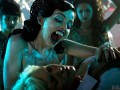 Lesbian Vampire Killers - recenzija