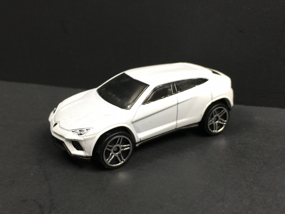 Lamborghini urus discount hot wheels